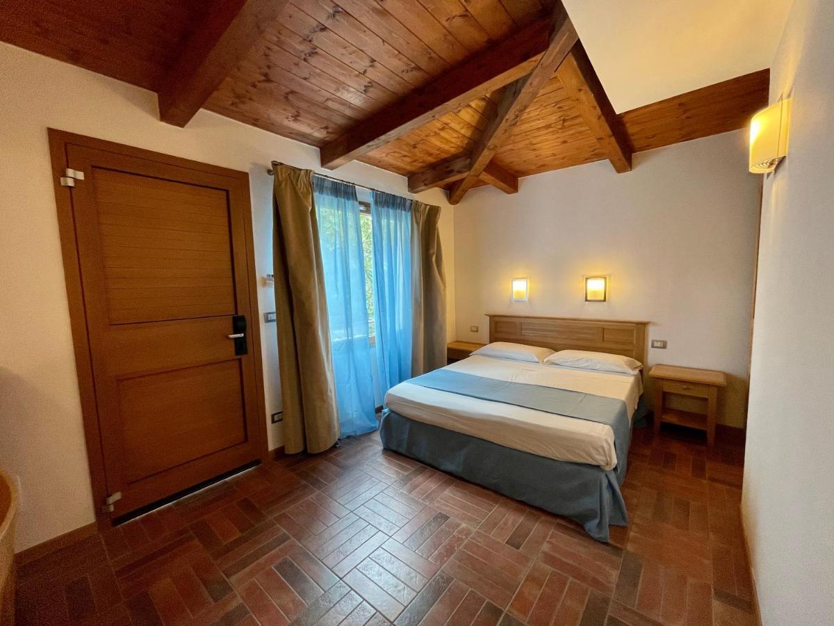 Le Mandrelle Beach Resort Campora San Giovanni Eksteriør billede