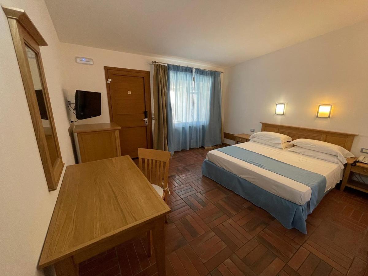 Le Mandrelle Beach Resort Campora San Giovanni Eksteriør billede